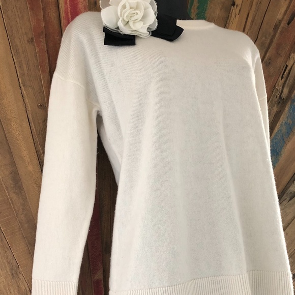 Kate Spade rosette pin cream wool blend Sweater SZ XXS - Picture 5 of 7